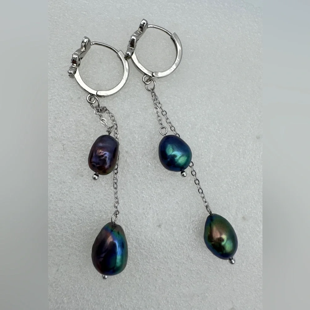 Reposhing Real Authentic fresh water pearls dangle with huggie